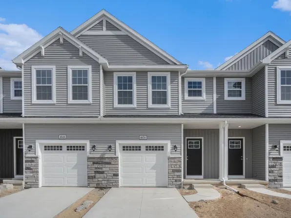 4650 Glen Haven Dr, Kentwood, MI 49512