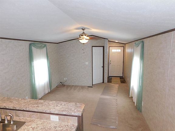 4th image of 2714 E Park Ln