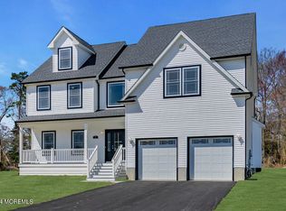 7 Sander Way, Bayville, NJ 08721