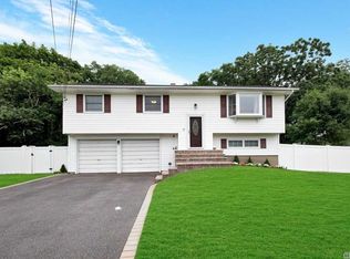 947 Montauk Ave, Islip Terrace, NY 11752