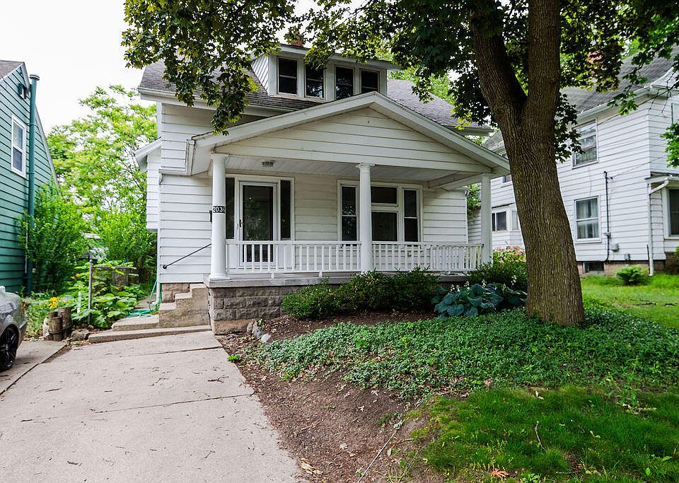 1st image of 2036 Coit Ave NE