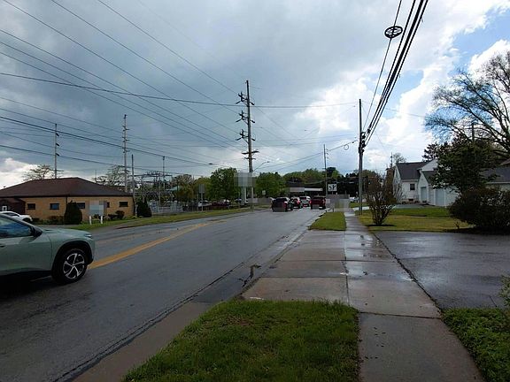 4th image of 536 Portage Rd
