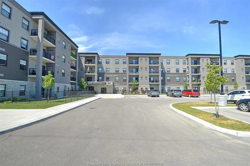 2 bed, 1020 sqft, $2,200 — Photo 3