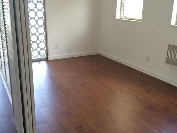 3rd image of 118 Madeira Ave APT 1