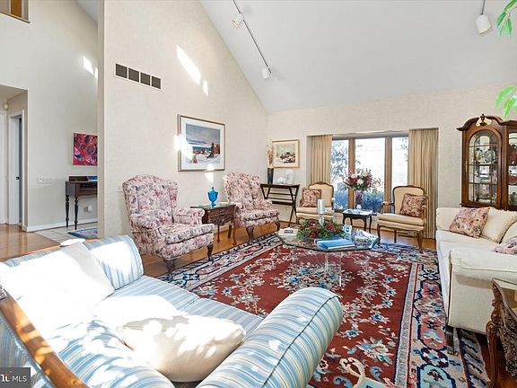 5th image of 100 Bellant Cir