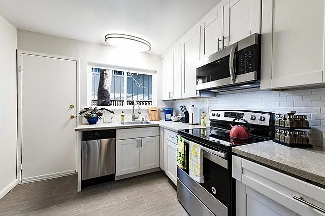 132 W Dana St #142 — Photo 4