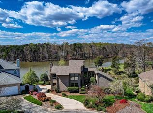 1903 Candelar Dr, High Point, NC 27265