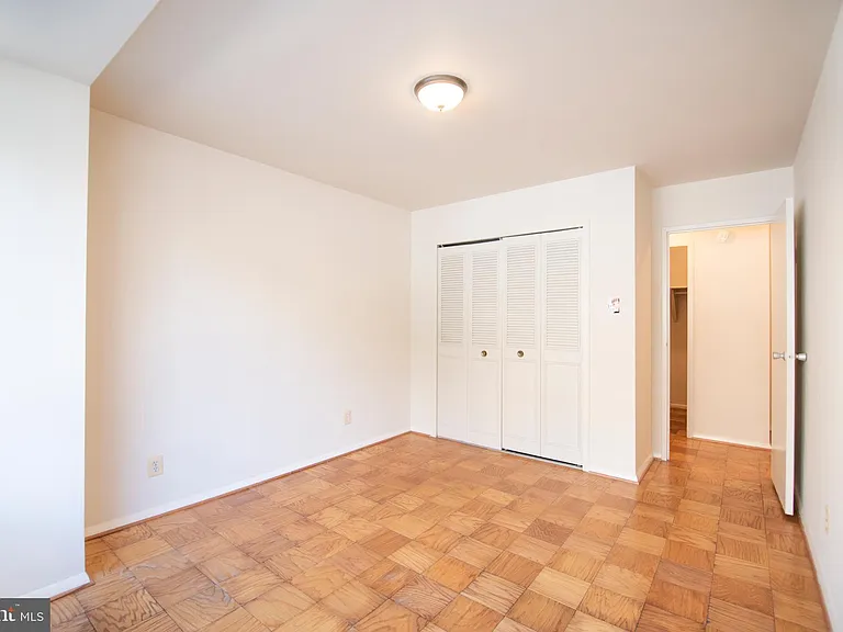 1210 N Taft St #201 — Photo 20