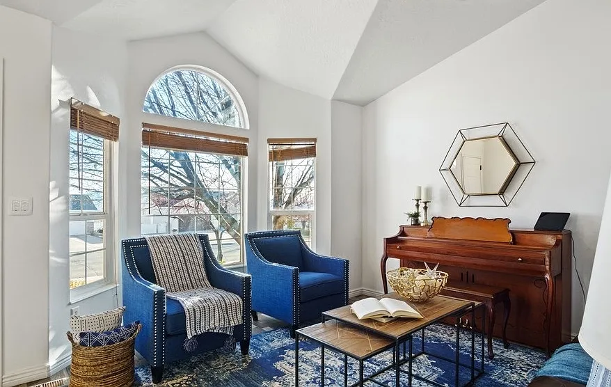 476 W. 2375 N. - GW - 1 — Photo 2