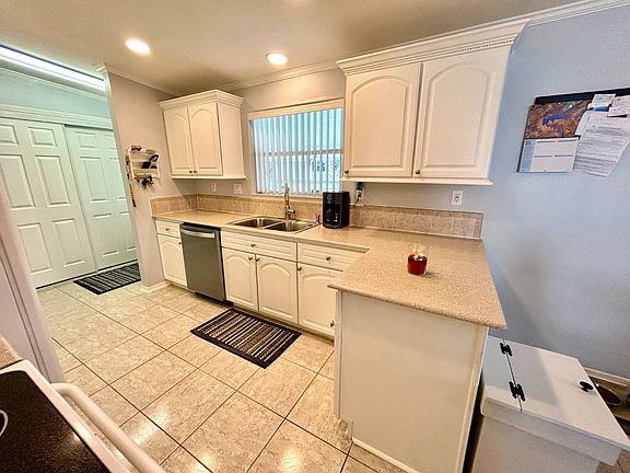 4th image of 3813 Coconut Palm Cir