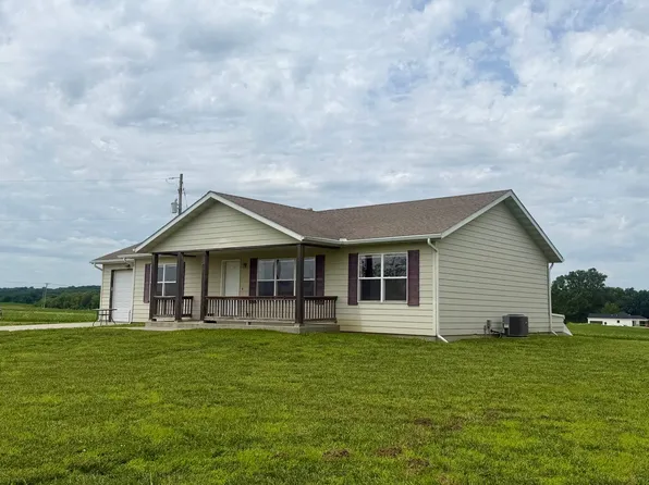 17030 Santa Fe Trl, Leavenworth, KS 66048