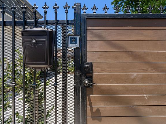 2nd image of 6047 Wilkinson Ave #1/2