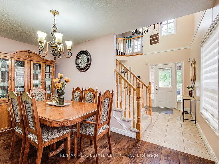 16 Paulstown Cres — Photo 3