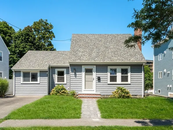 36 Russell St, Quincy, MA 02171