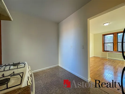 Rented by Astor Realty | media 15