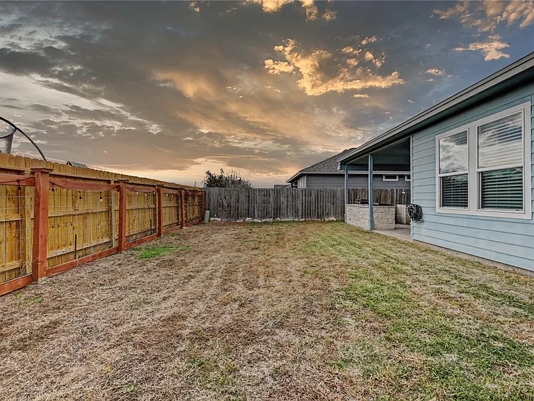 9609 Sedalia Trl — Photo 25