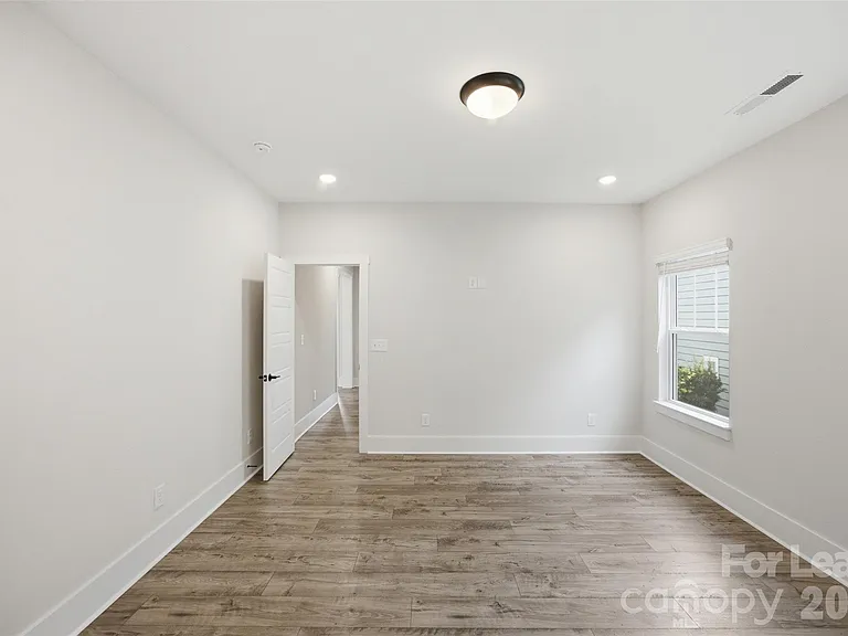 21216 Sanctuary Dr — Photo 19