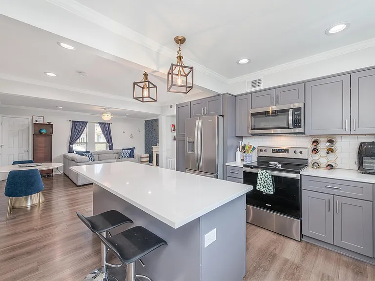 5076 Matilda St #227 — Photo 3