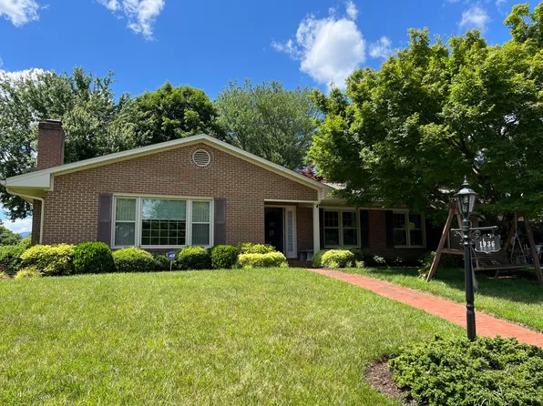 1936 Maylin Dr, Salem, VA 24153