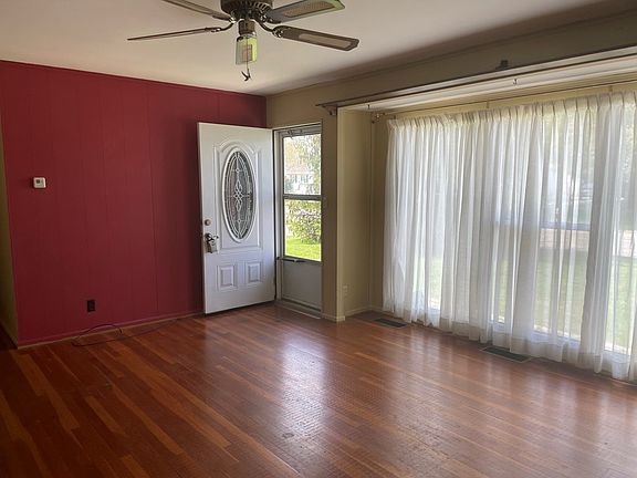 2nd image of 1127 Priscilla Ln