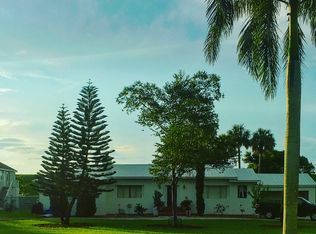 1049 E Main St, Pahokee, FL 33476