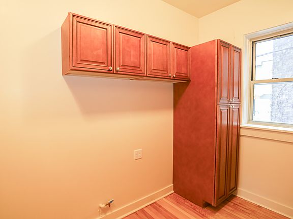 3rd image of 1209 W Waveland Ave #2