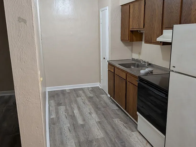 110 Blymyer Ave — Photo 10