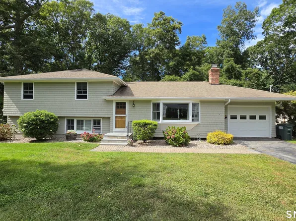 261 Ridgewood Drive, Groton, CT 06355