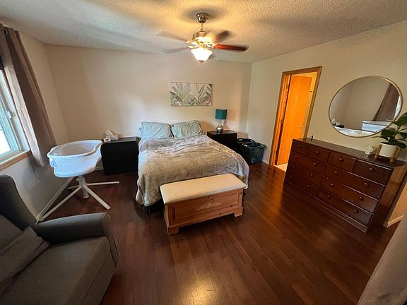3rd image of 1049 Lovell Ave