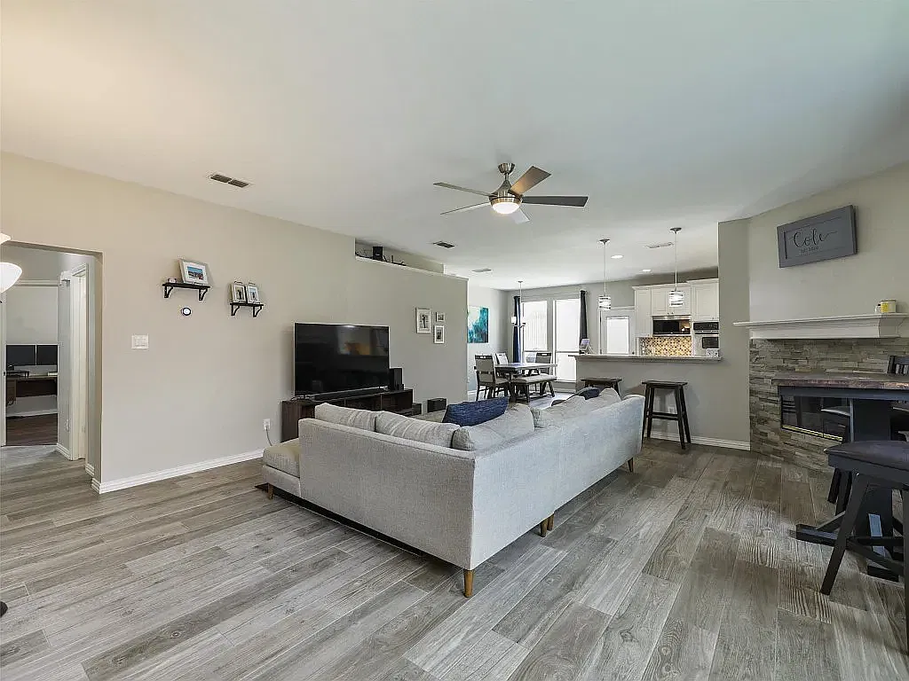 6432 Downeast Dr — Photo 4