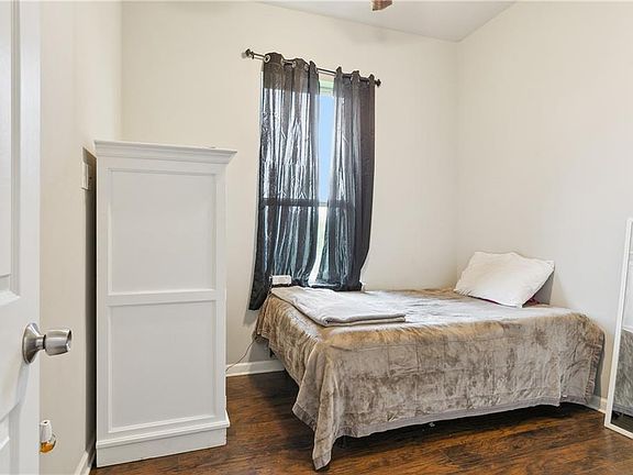 5th image of 3033-35 Pauger St