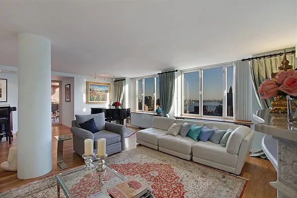 Sold by Citi Habitats | media 2