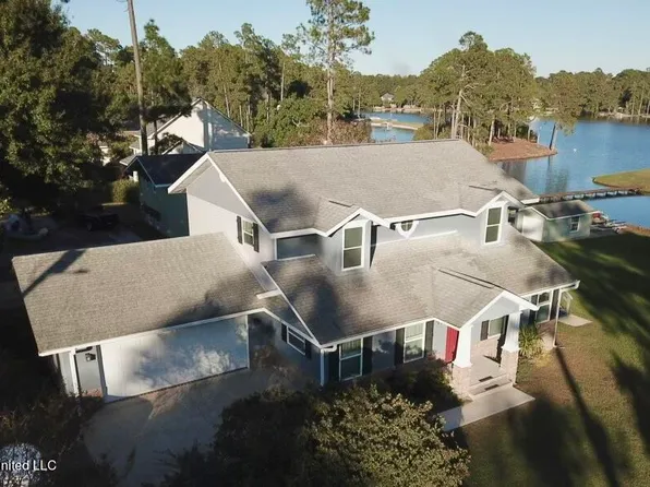 805 W Lakeshore Dr, Carriere, MS 39426