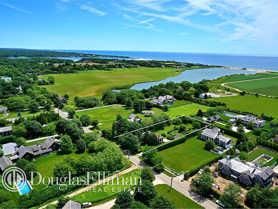 1st image of 30 Wainscott Main St