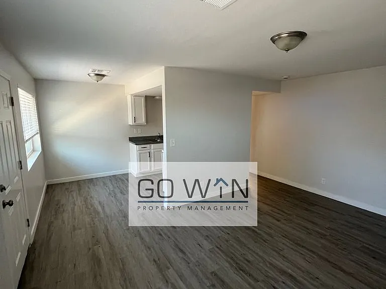 22 E Ingram St — Photo 2
