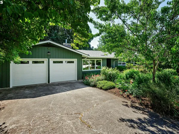 3870 Saxon Dr S, Salem, OR 97302