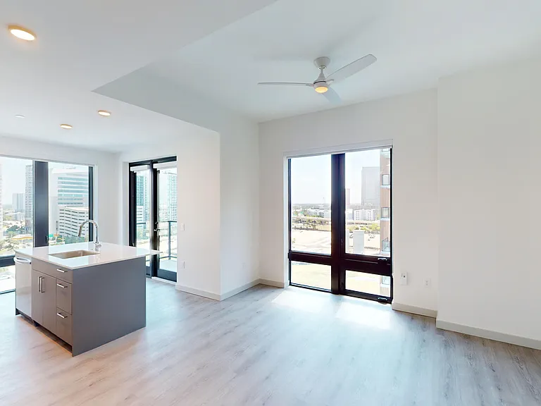 101 N Meridian — Photo 135