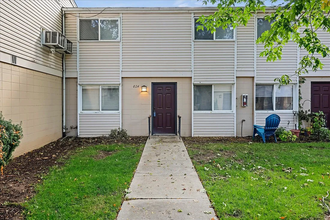 2 bed, 1.5 bath, 912 sqft, $1,550 — Photo 4
