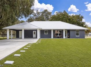 311 S Oak St, Labelle, FL 33935