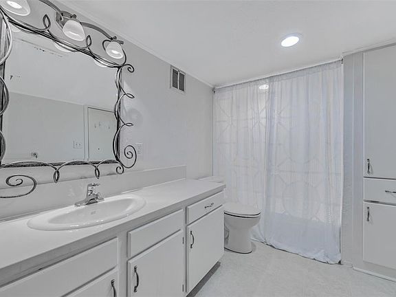 5th image of 4112 Bowser Ave APT 204