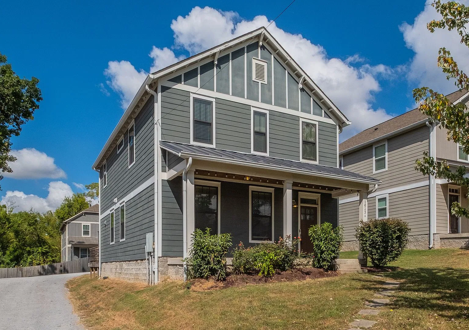 East Nashville cottage, large deck, pet friendly, large deck, open kitchen floor plan, available ... — Photo 1