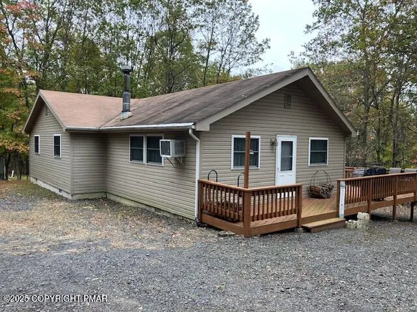 6 Iroquois Rd, Albrightsville, PA 18210