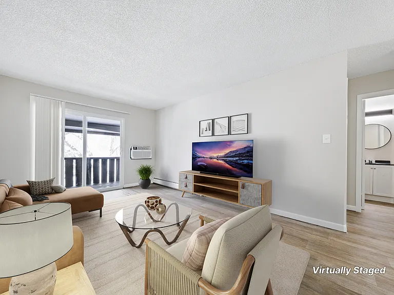 Marmont Apartments — Photo 3