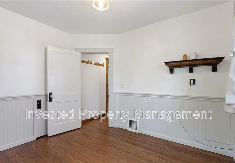 3077 Benton St — Photo 22