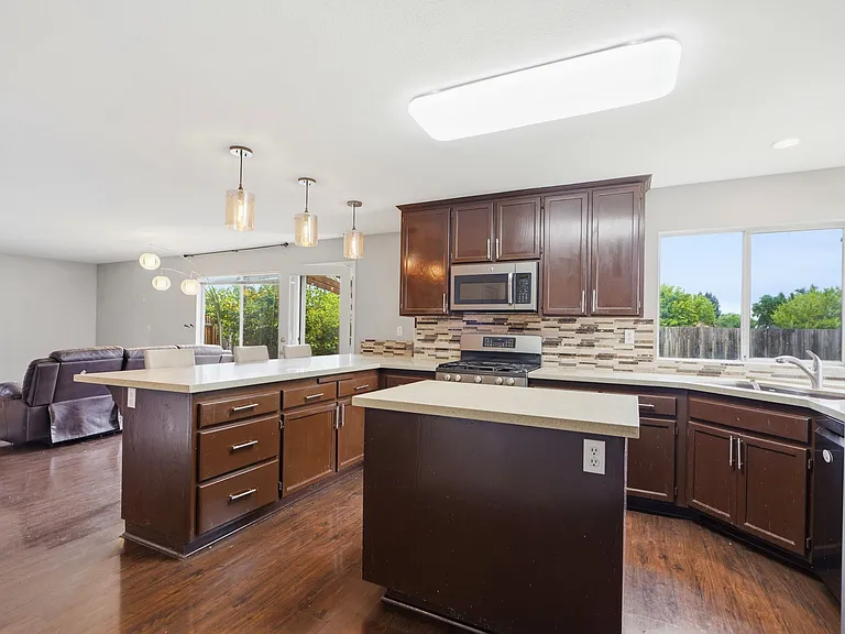 1731 Walnut Creek Dr — Photo 8