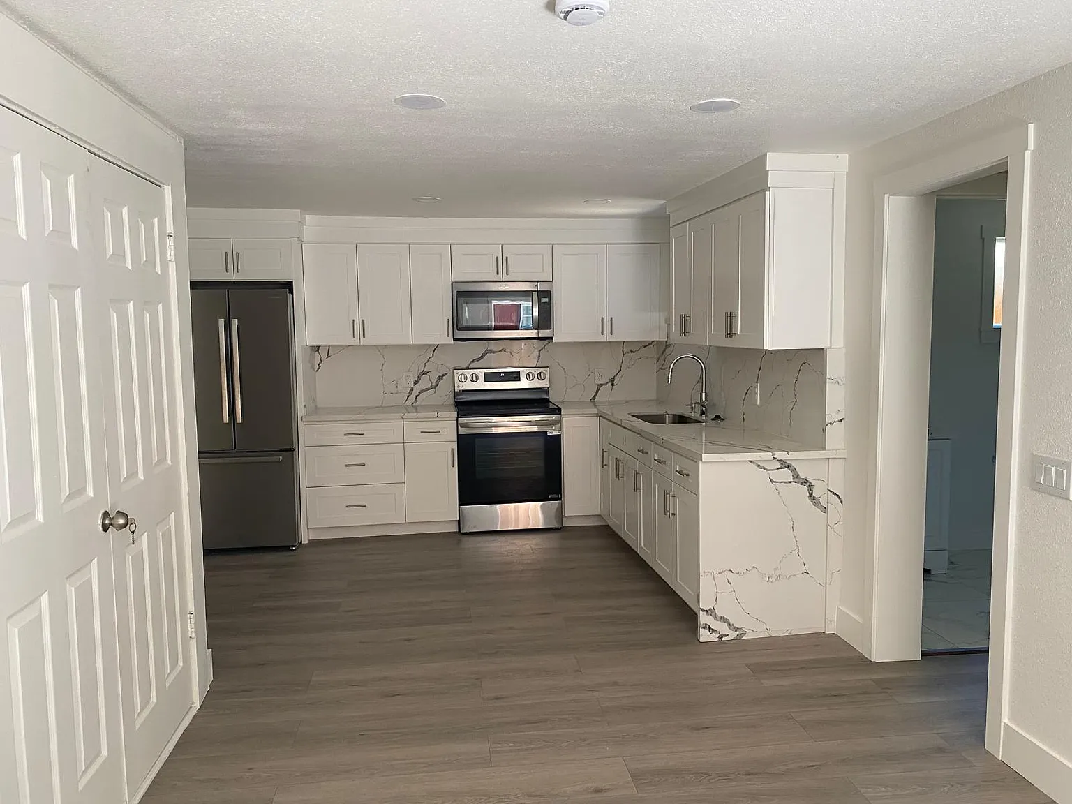 1 bed, $2,000 — Photo 3