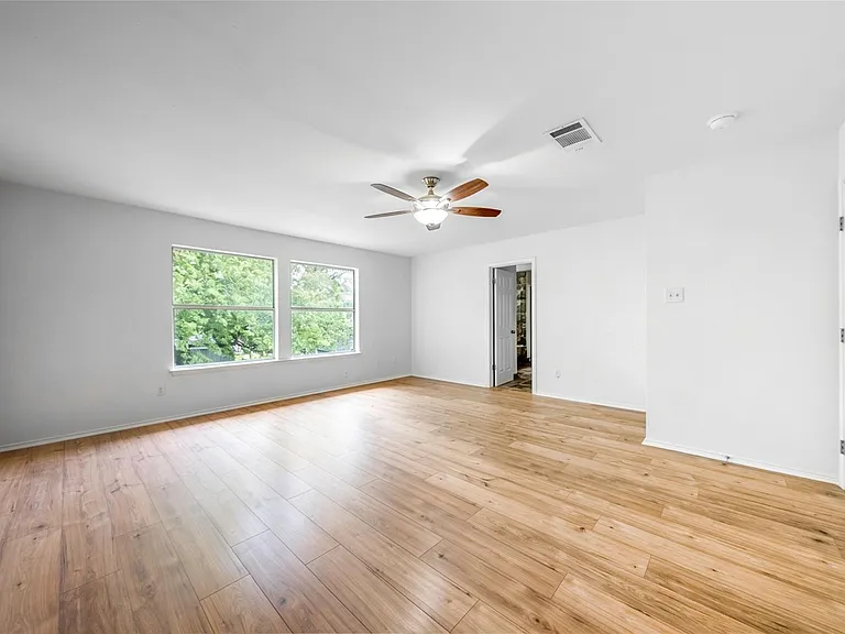 13701 Cambourne Dr — Photo 17