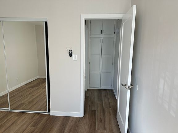 5th image of 4121 Somerset Dr APT B