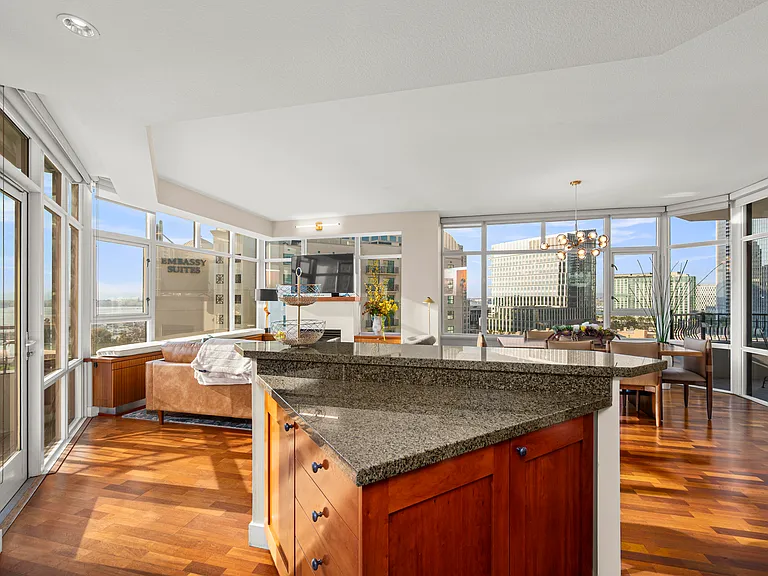 700 W Harbor Dr W #1204 — Photo 32