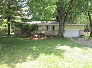 6610 Douglas Rd, Lambertville, MI 48144